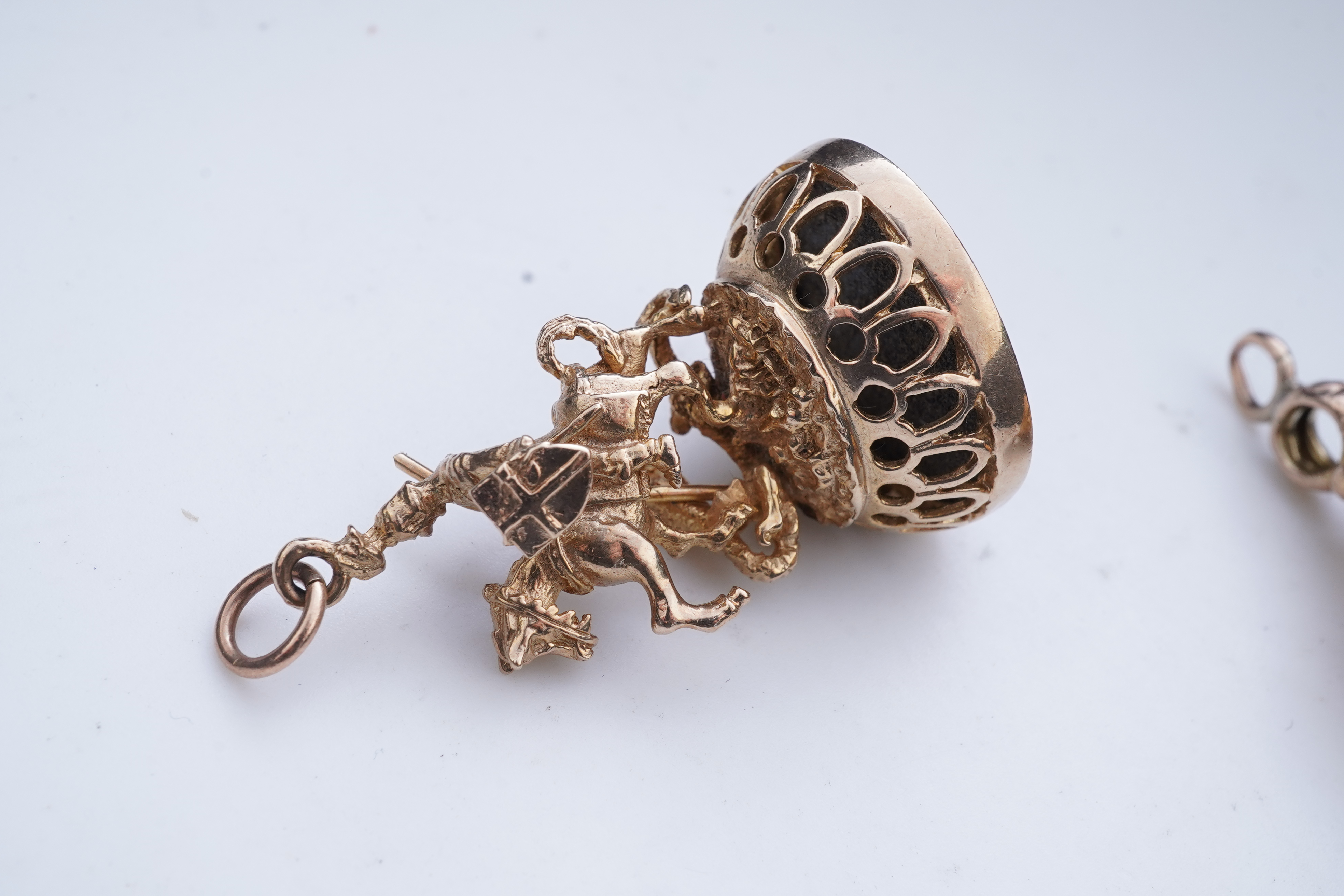 Two gold and hardstone fob seals